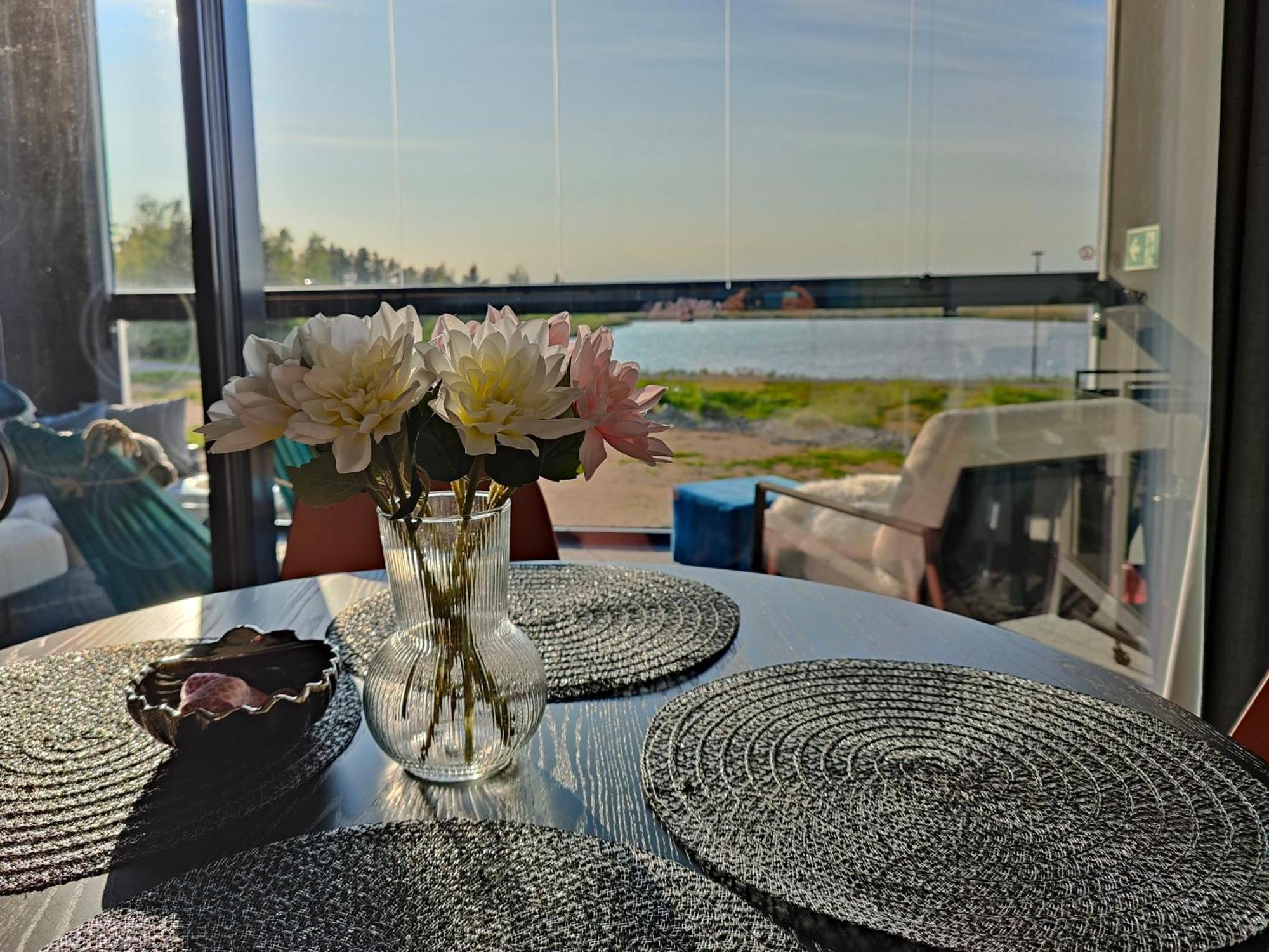 Marina Mermaid Seaview - Uusi Lumoava Merinaekoealahuoneisto, Sisaeltaeae Liinavaatteet Kalajoki Camera foto
